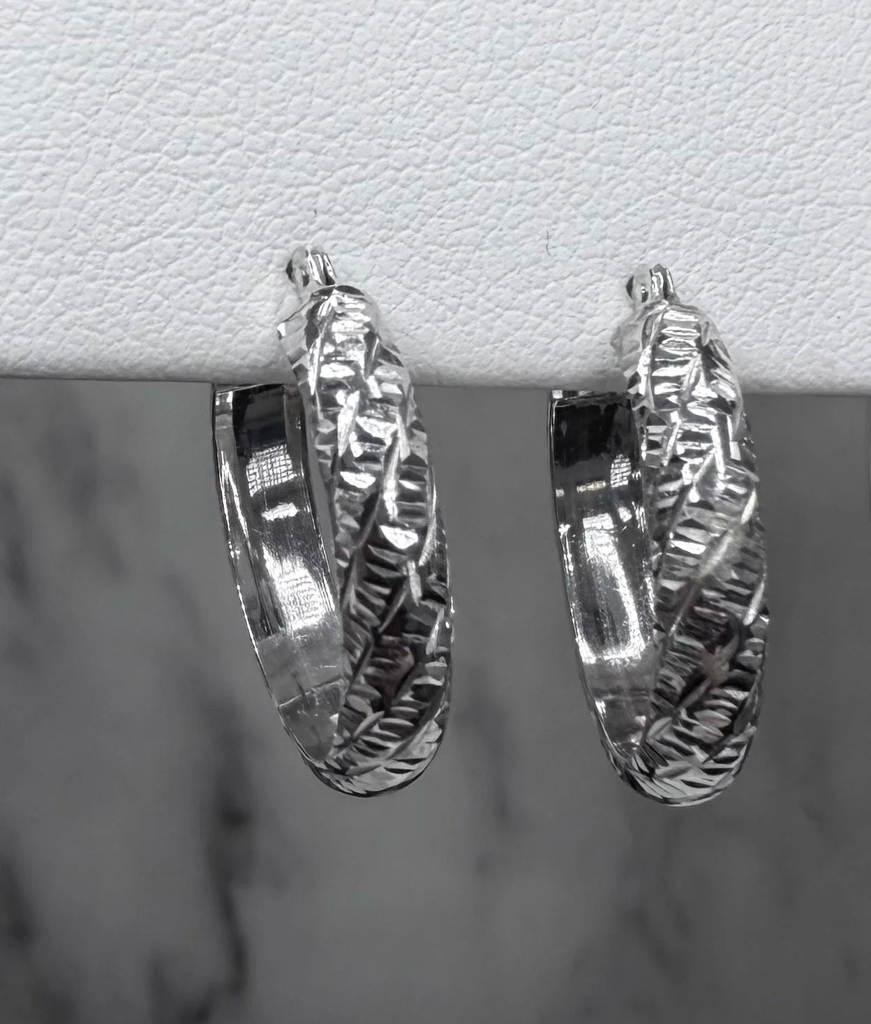 14K White Gold Diamond Cut Hoop Earring - 14K White Gold, hoop earrings | Greco Jewelers - detail view