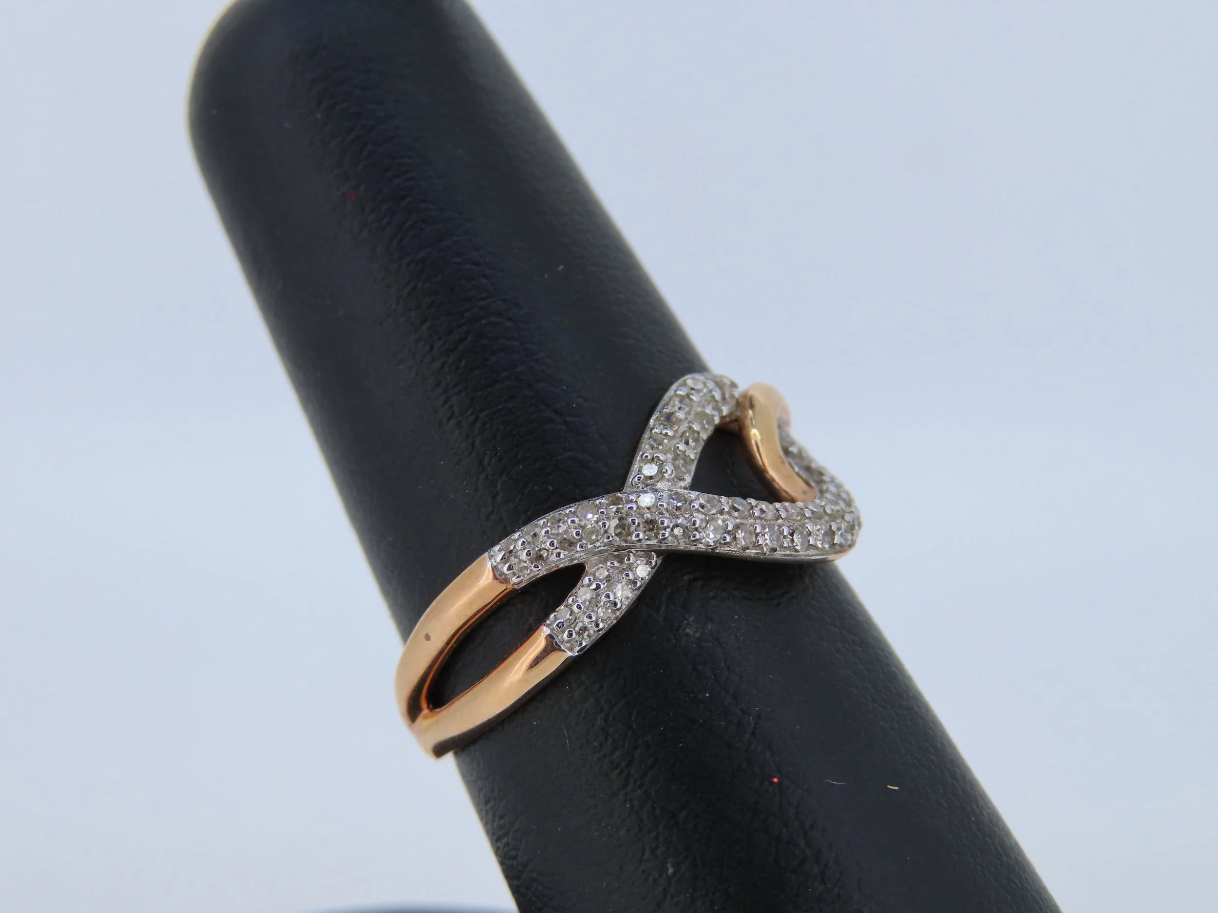 Two-Toned Freeform Ring - Two-Toned Gold | Greco Jewelers - detail view